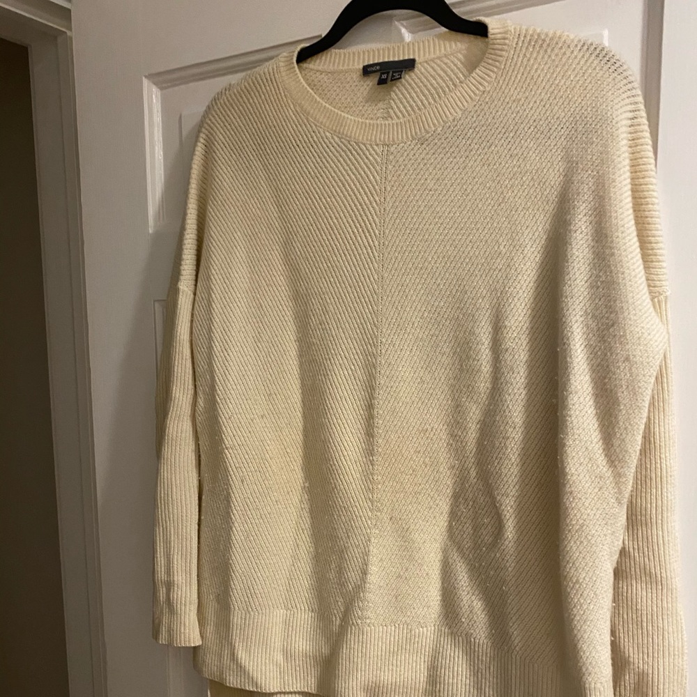 Women’s Vince cream sweater XS